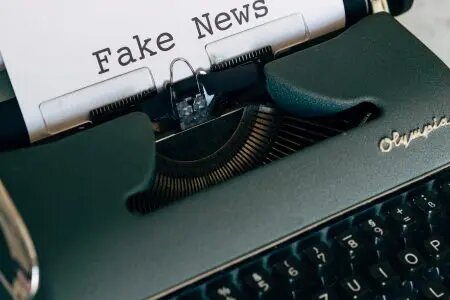 Fake News-450X300