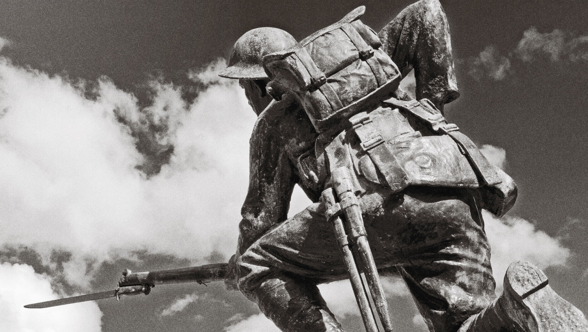 Statue of a WWI British soldier