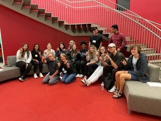 B718B90A-20E4-4F5F BAE2-0D36280368FE