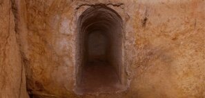 A burial niche in the lower chamber of the tomb
