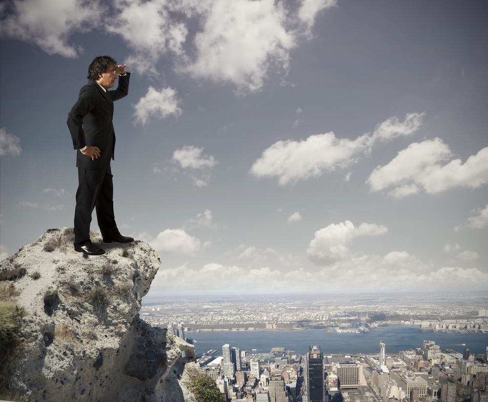 человек смотрящий в будущее 6. человек уходит в горизонт. человек смотрящий в будущее 6. человек смотрящий в будущее 6. уверенный взгляд в будущее.