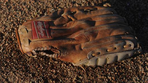 Texan Wins Baseball Glove in 60 Year Old Contest
