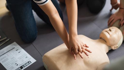 Over 25 people take turns giving CPR to man for 96 minutes