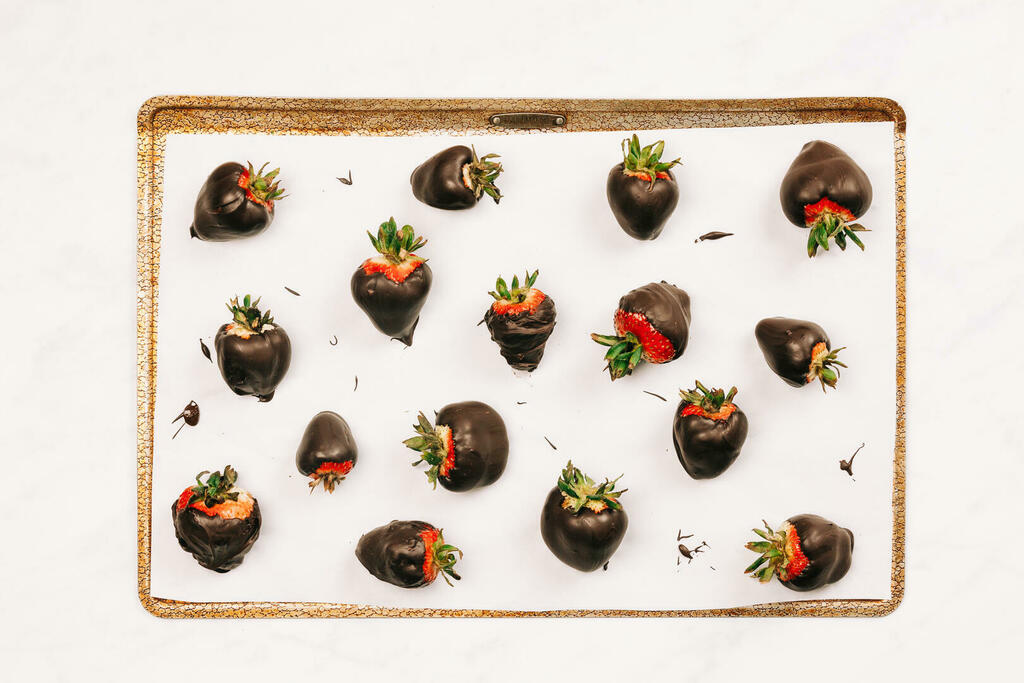 Chocolate-Covered Strawberries large preview