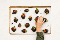 Chocolate-Covered Strawberries  image 1