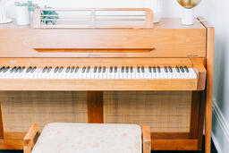 Piano  image 2
