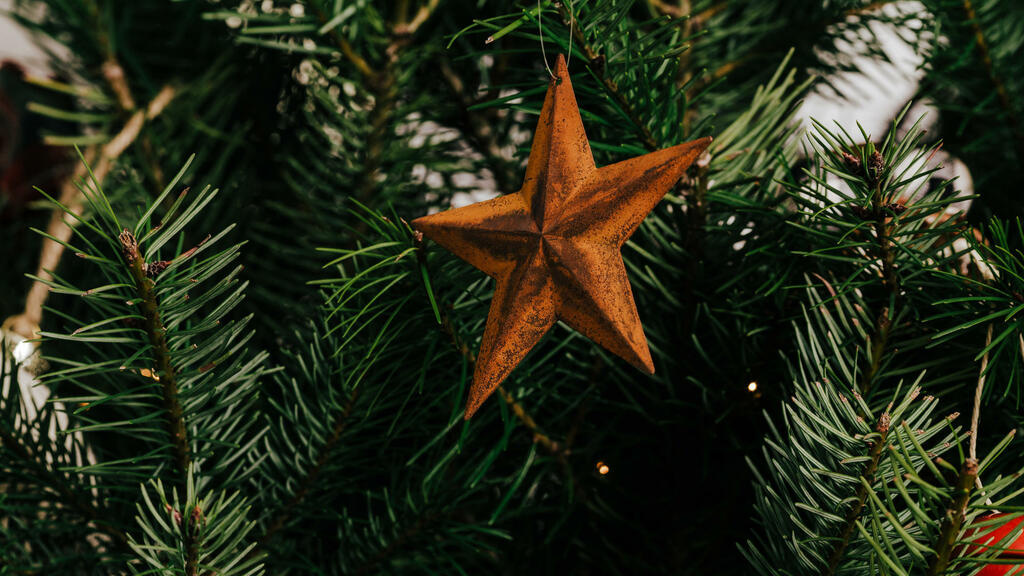 Rusty Star Ornament large preview