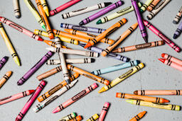 Crayons  image 1