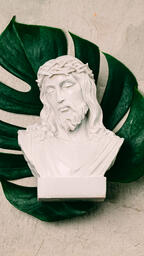 Christ Statue  image 4