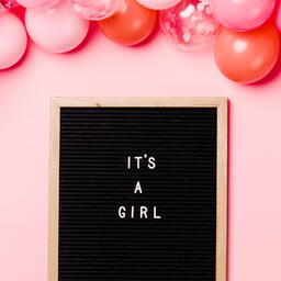 It's a Girl Letter Board with Pink Balloon Garland  image 2