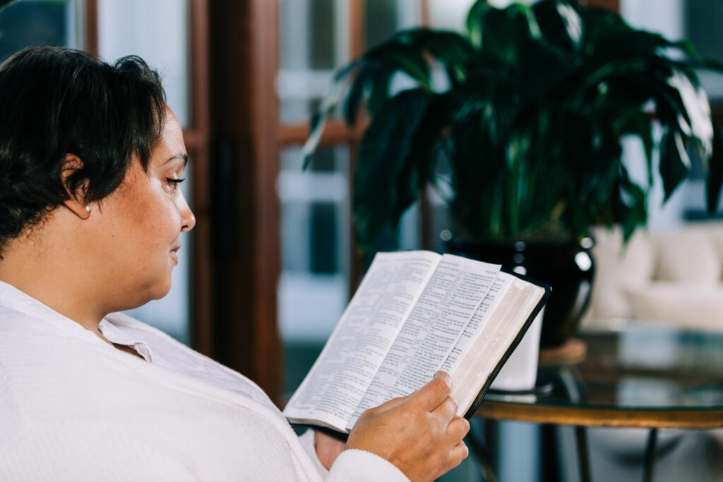 Woman Reading the Bible large preview