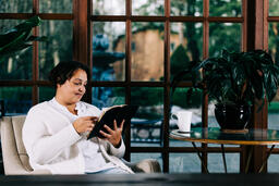 Woman Reading the Bible  image 2