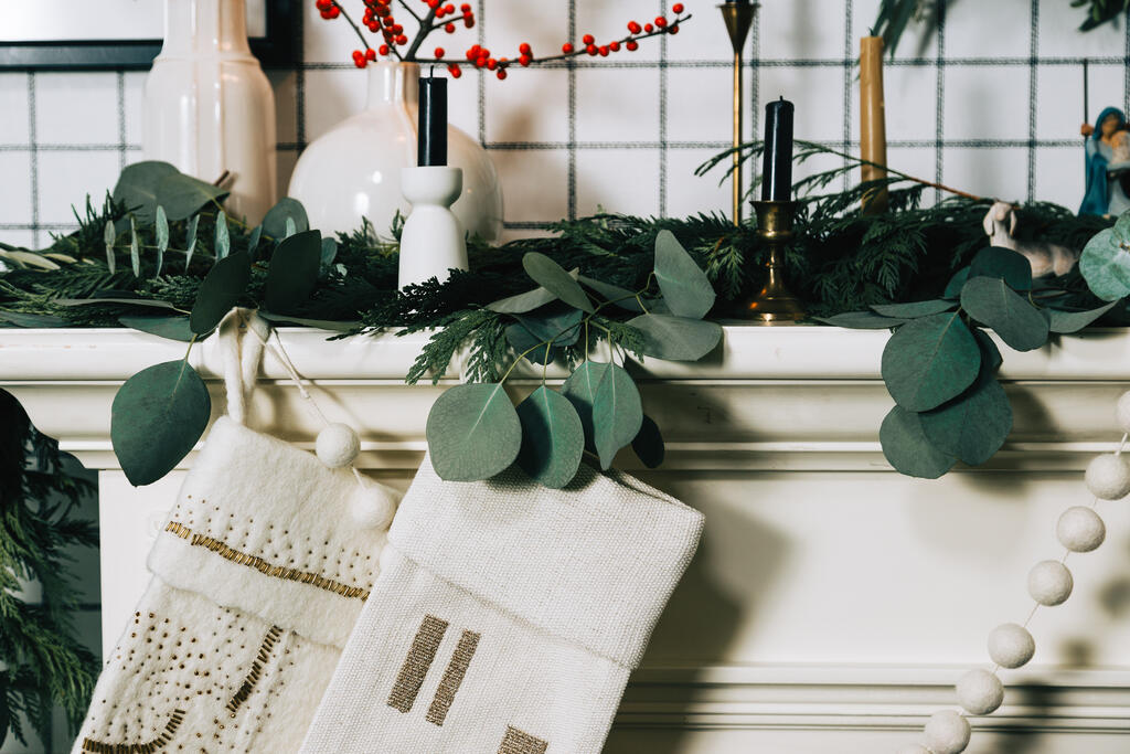 Fireplace Mantle with Stockings large preview