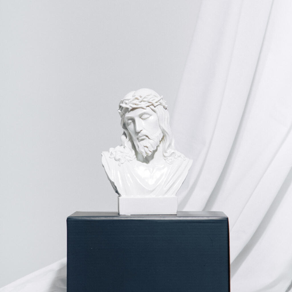 Jesus on Pedestal large preview