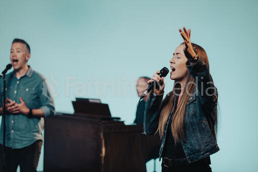 Worship Leader Singing