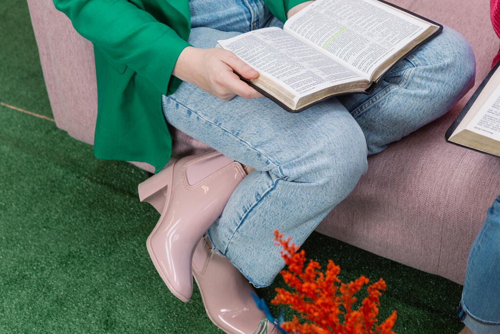 Woman Reading the Bible large preview