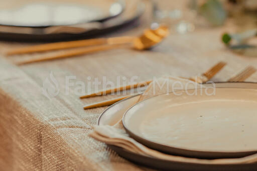 Dining Table Place Setting